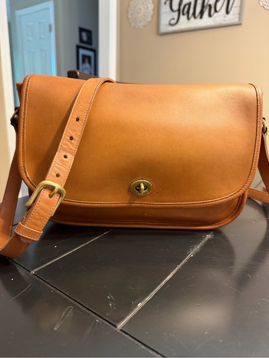 Coach Handbags - Vintage Coach City Bag No. 1164-211